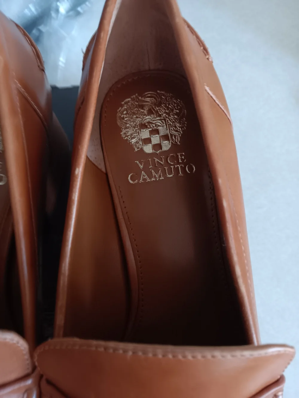 Womens Vince CamutoTan Leather Penny Loafers with Gold Accent Size 10.